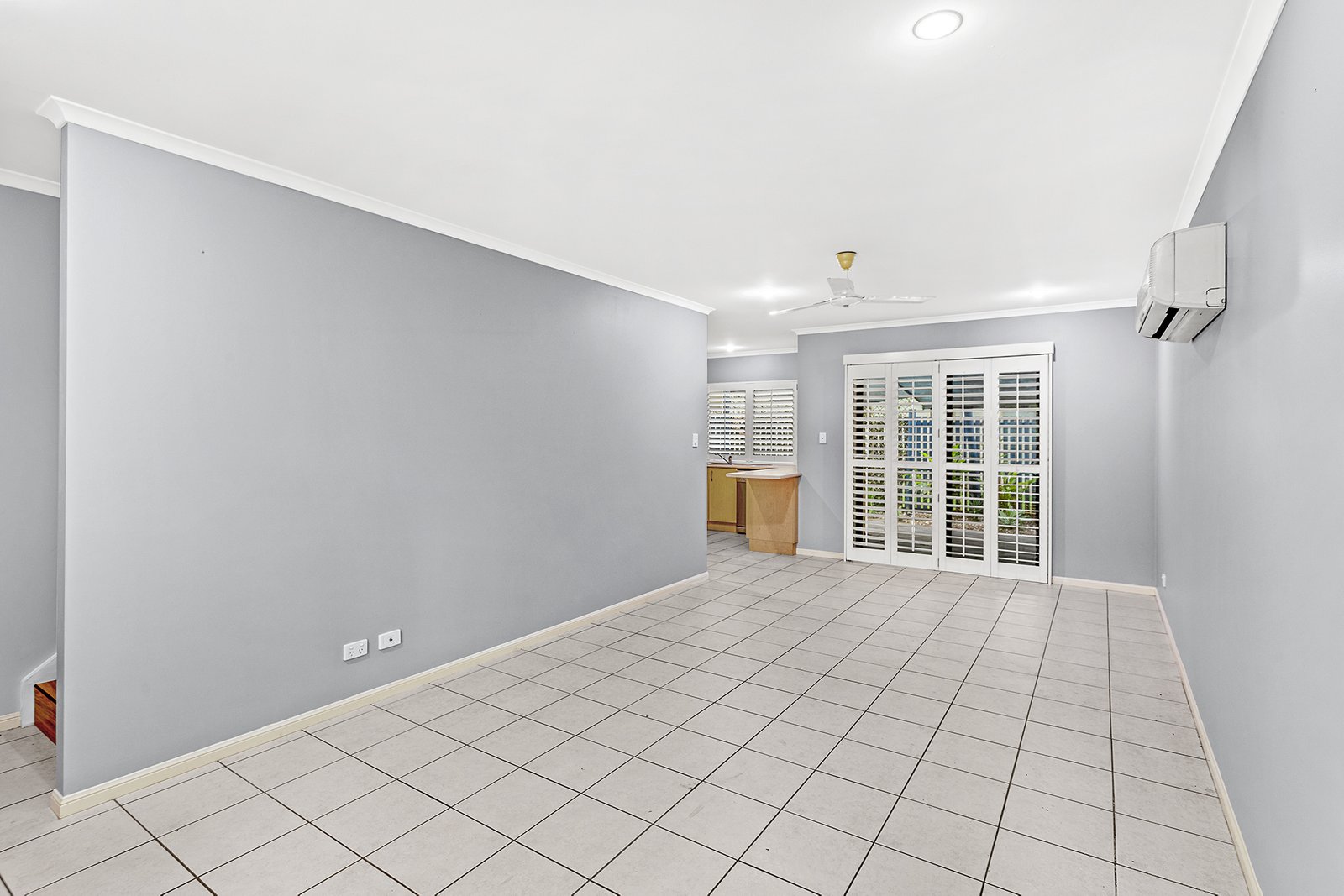 3/16 Beach Road CANNONVALE 4