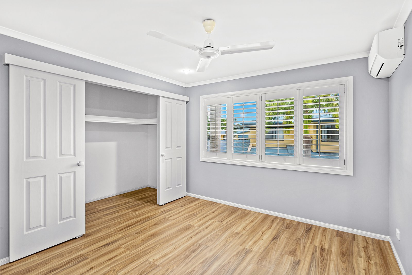 3/16 Beach Road CANNONVALE 6