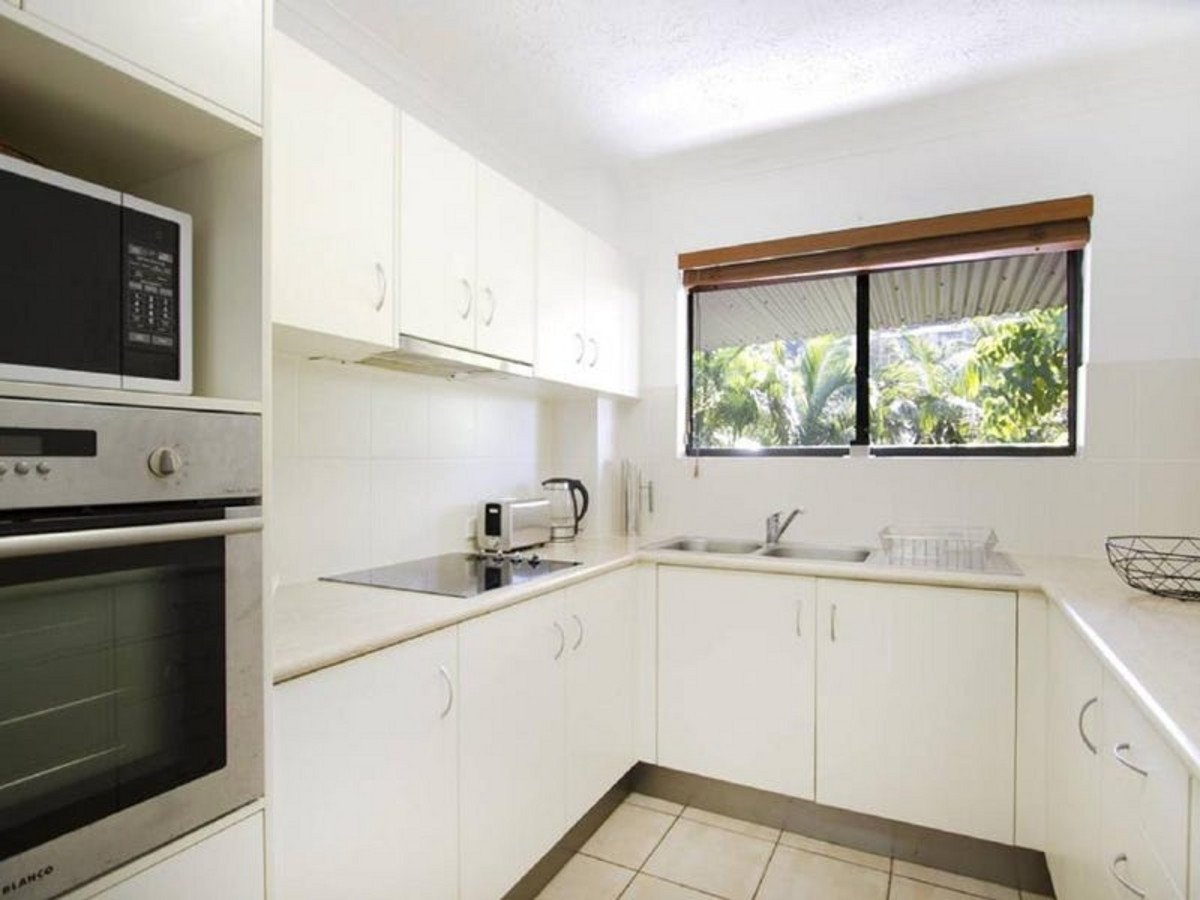 3/16 Hayle Street BURLEIGH HEADS 3