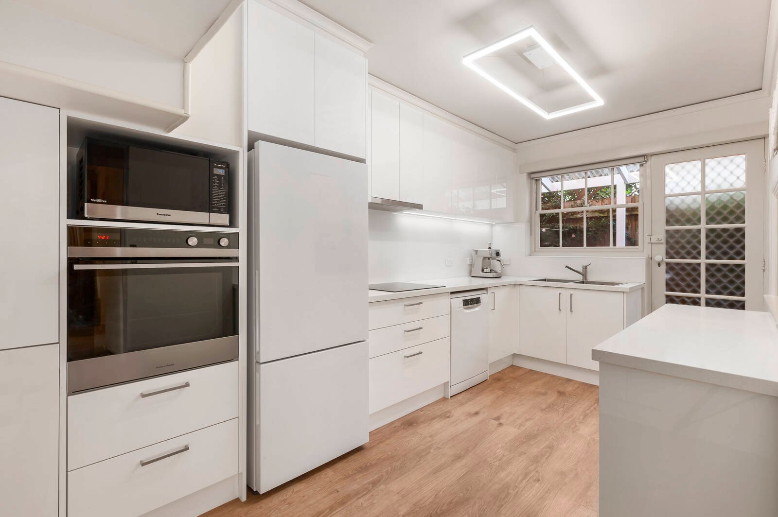 Real Estate and Property in 3/16 Huntingfield Road, Toorak, VIC