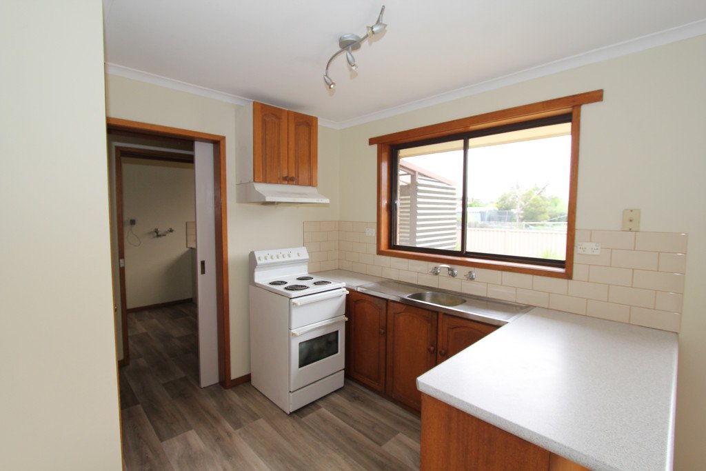 316 Kinnersley Avenue CANADIAN 4