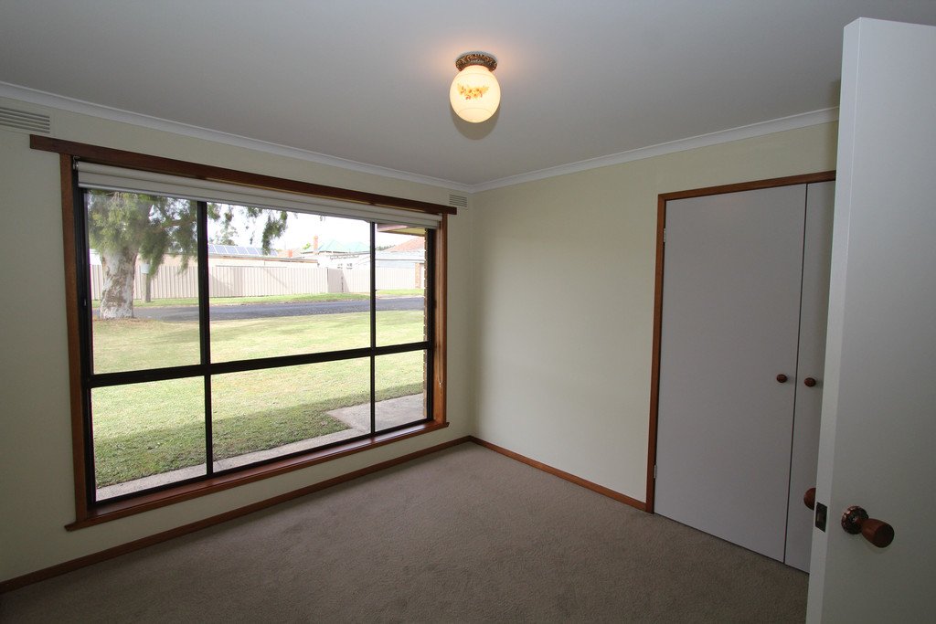 316 Kinnersley Avenue CANADIAN 9