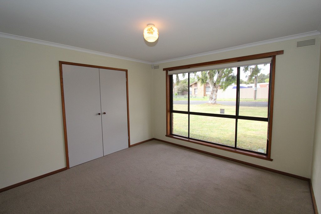 316 Kinnersley Avenue CANADIAN 12