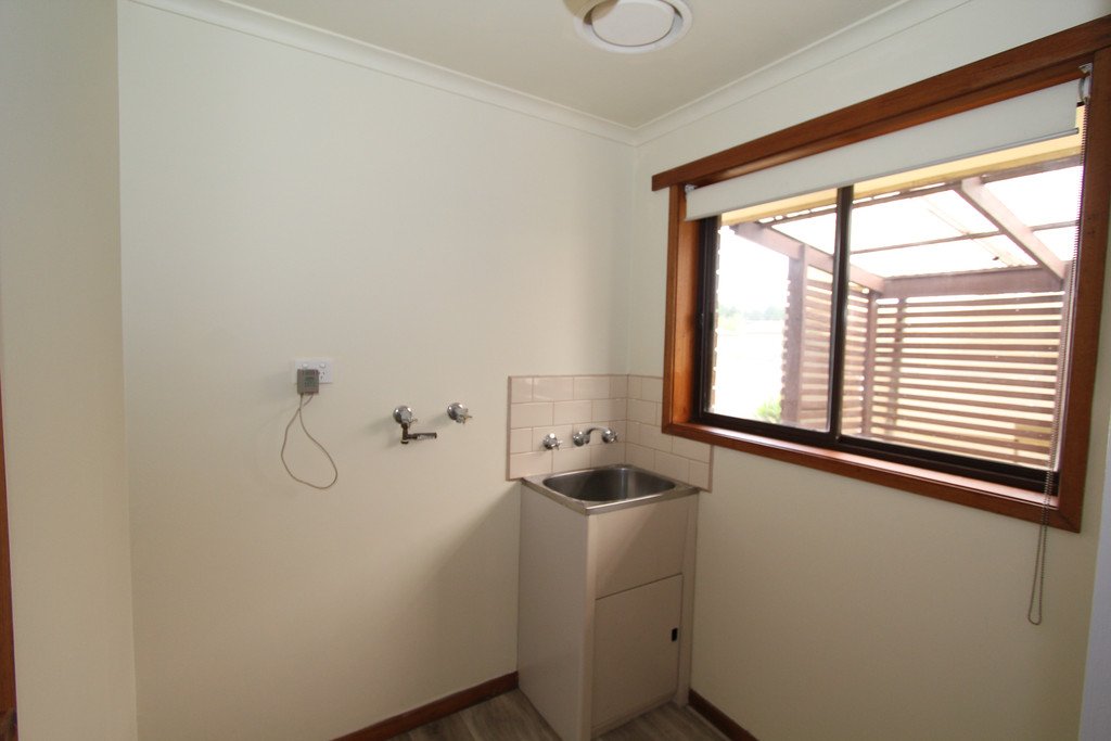 316 Kinnersley Avenue CANADIAN 17