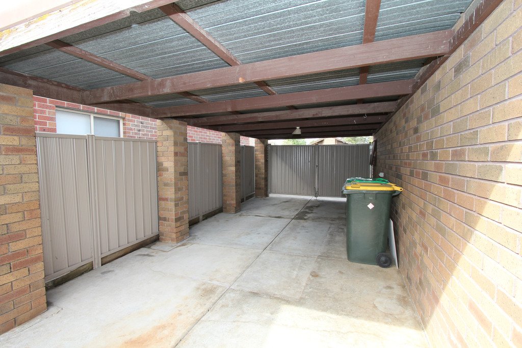 316 Kinnersley Avenue CANADIAN 18