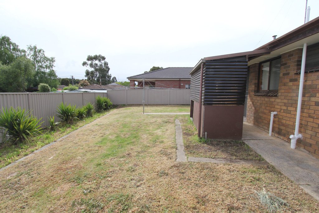 316 Kinnersley Avenue CANADIAN 19