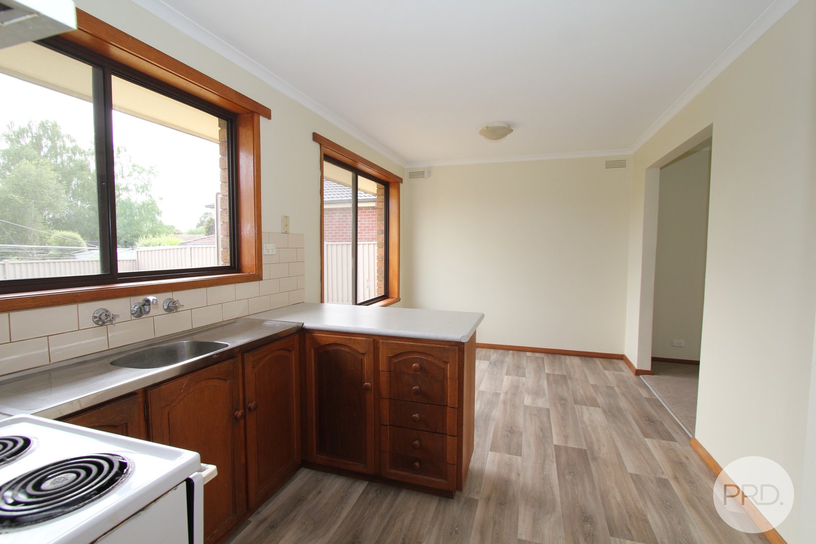 316 Kinnersley Avenue CANADIAN 5