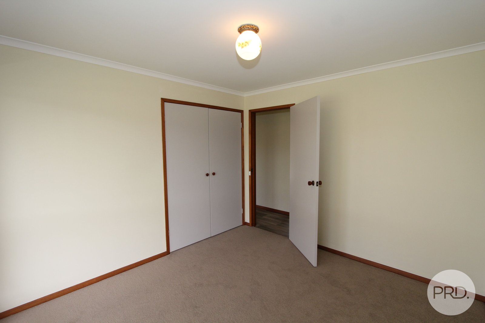 316 Kinnersley Avenue CANADIAN 11