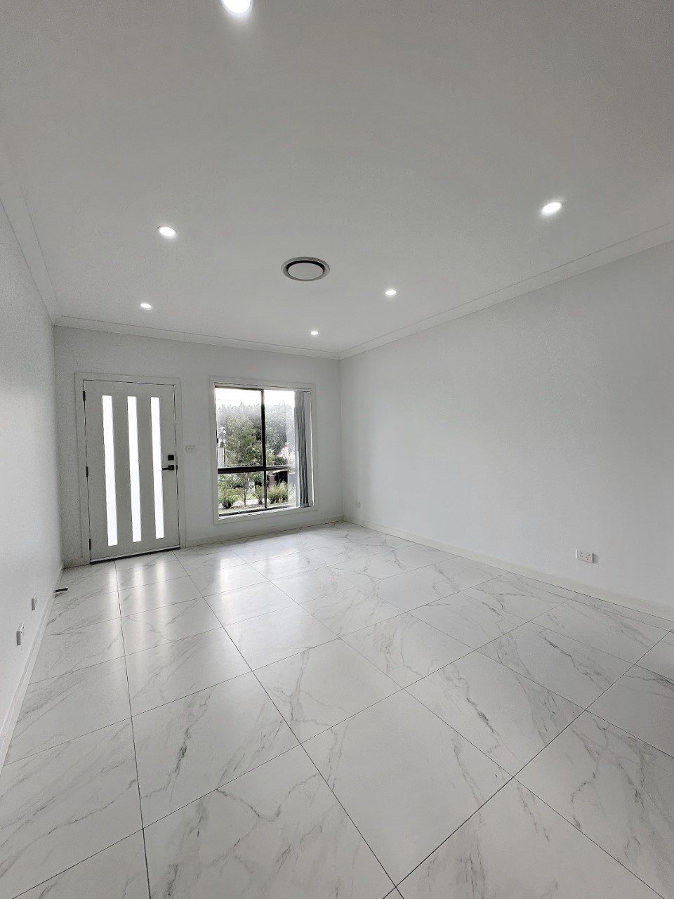 3/16 Lions Avenue LURNEA 2