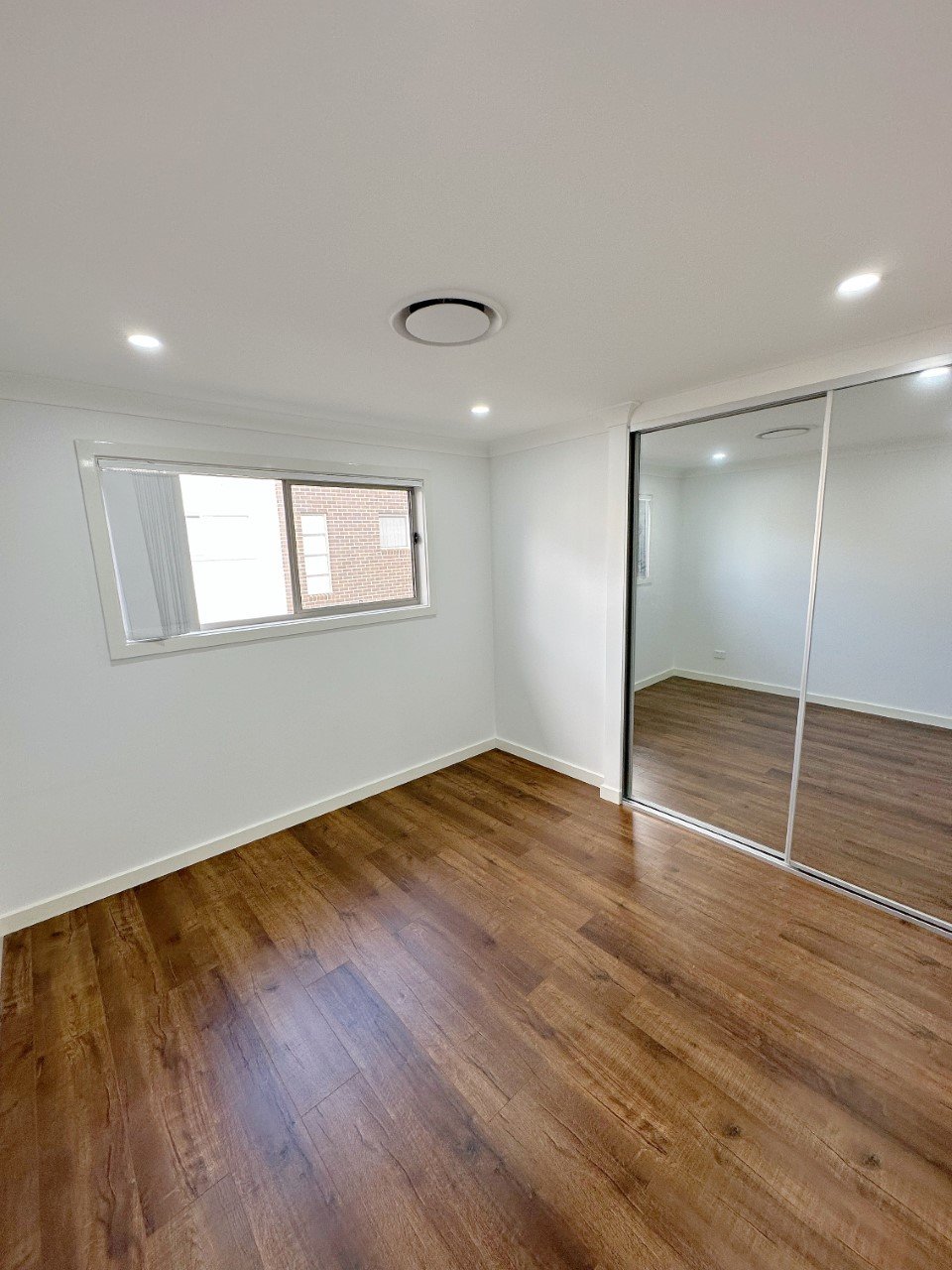 3/16 Lions Avenue LURNEA 6