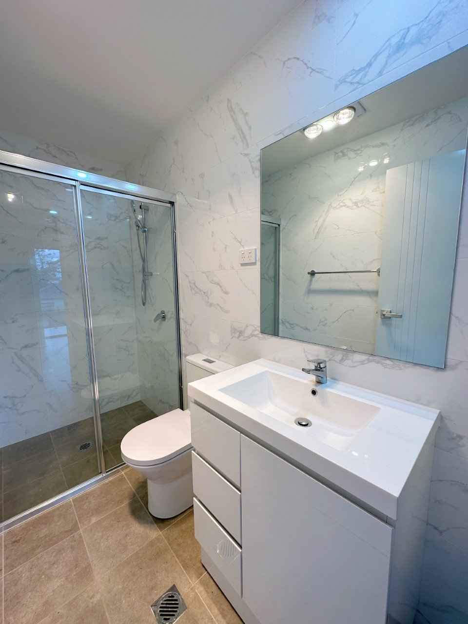 3/16 Lions Avenue LURNEA 8