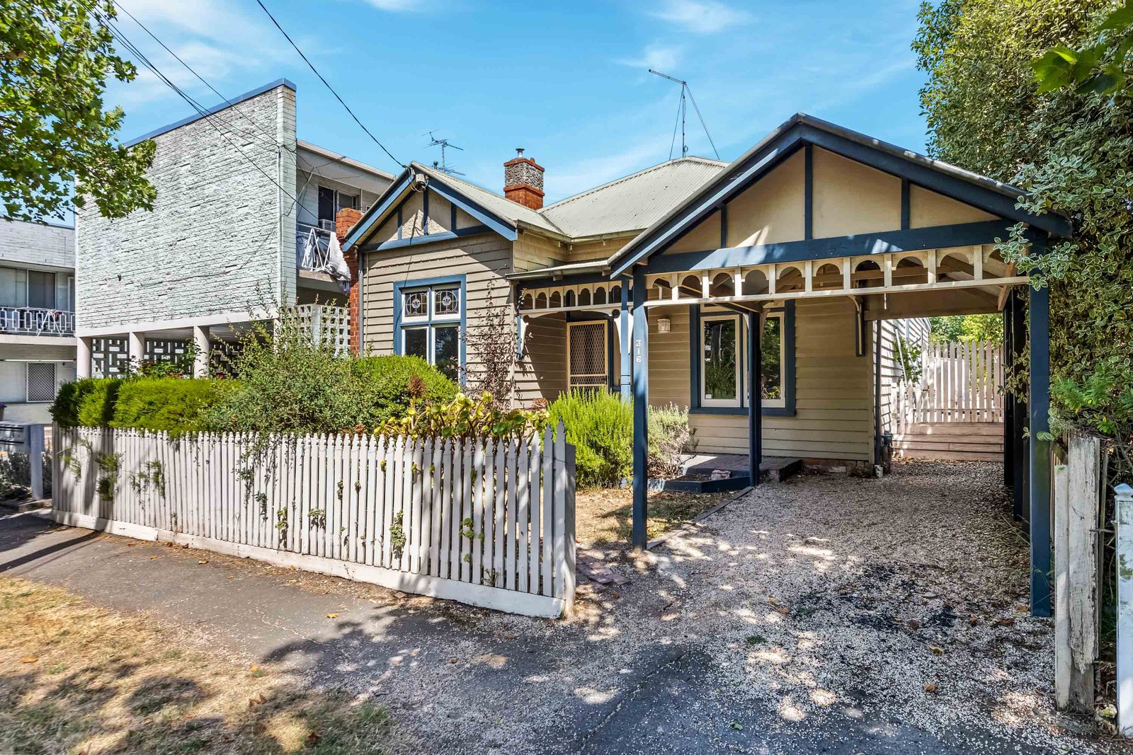 Gallery: 316 Lyons Street