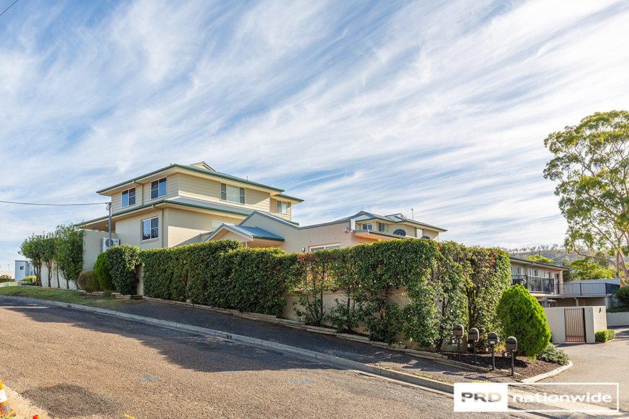 3/16 Rawson Avenue TAMWORTH 18