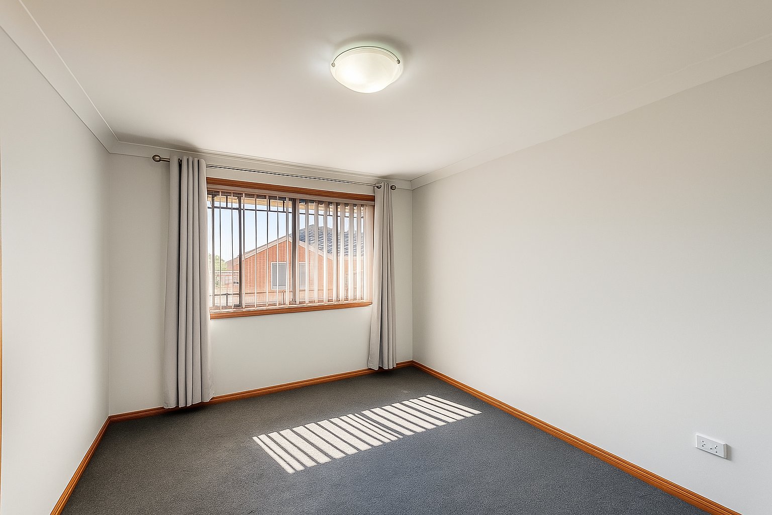 3/16 Thelma Street LURNEA 6