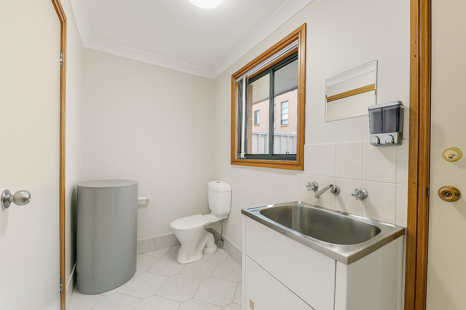 3/16 Thelma Street LURNEA 10