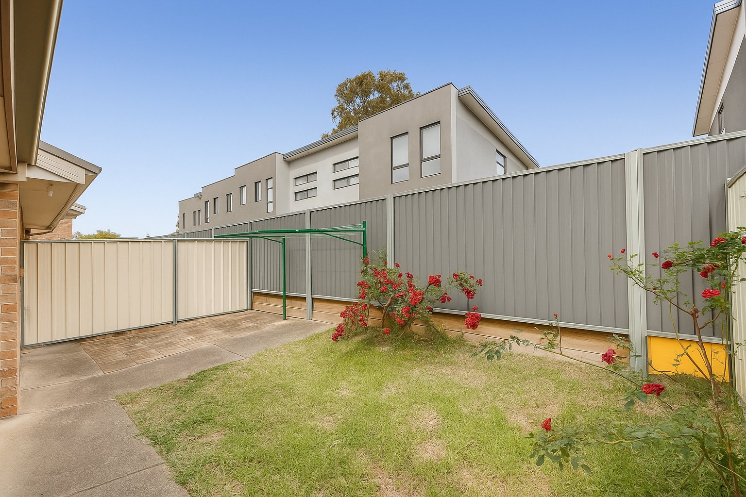 3/16 Thelma Street LURNEA 11