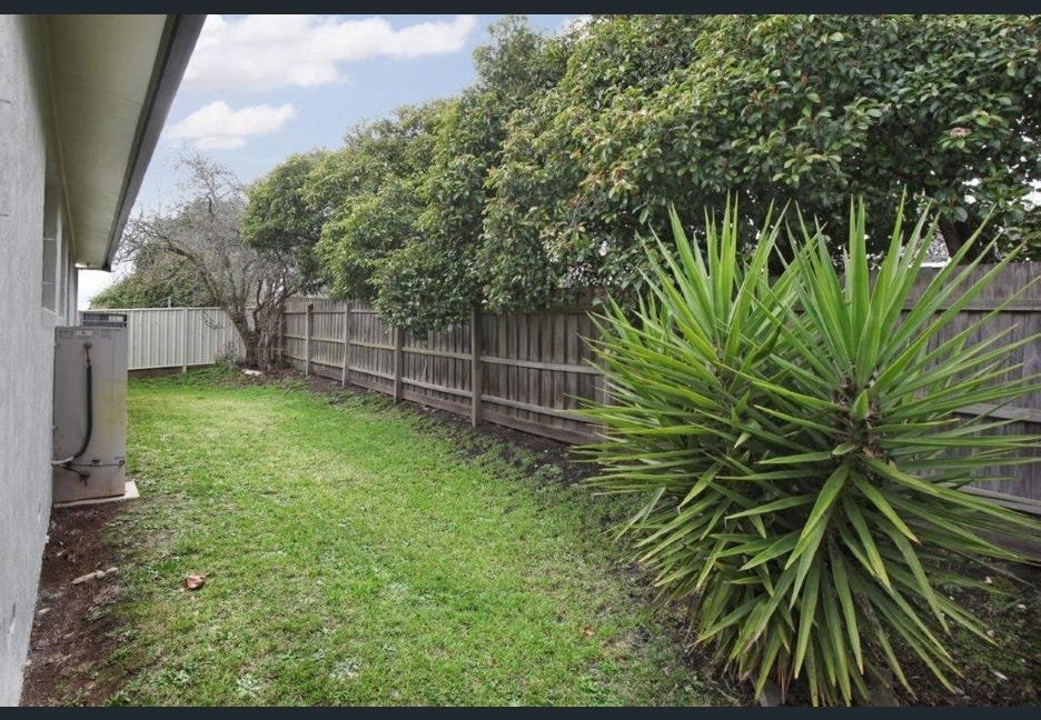 Real Estate and Property in 3/16 Warren Street, Kyneton, VIC