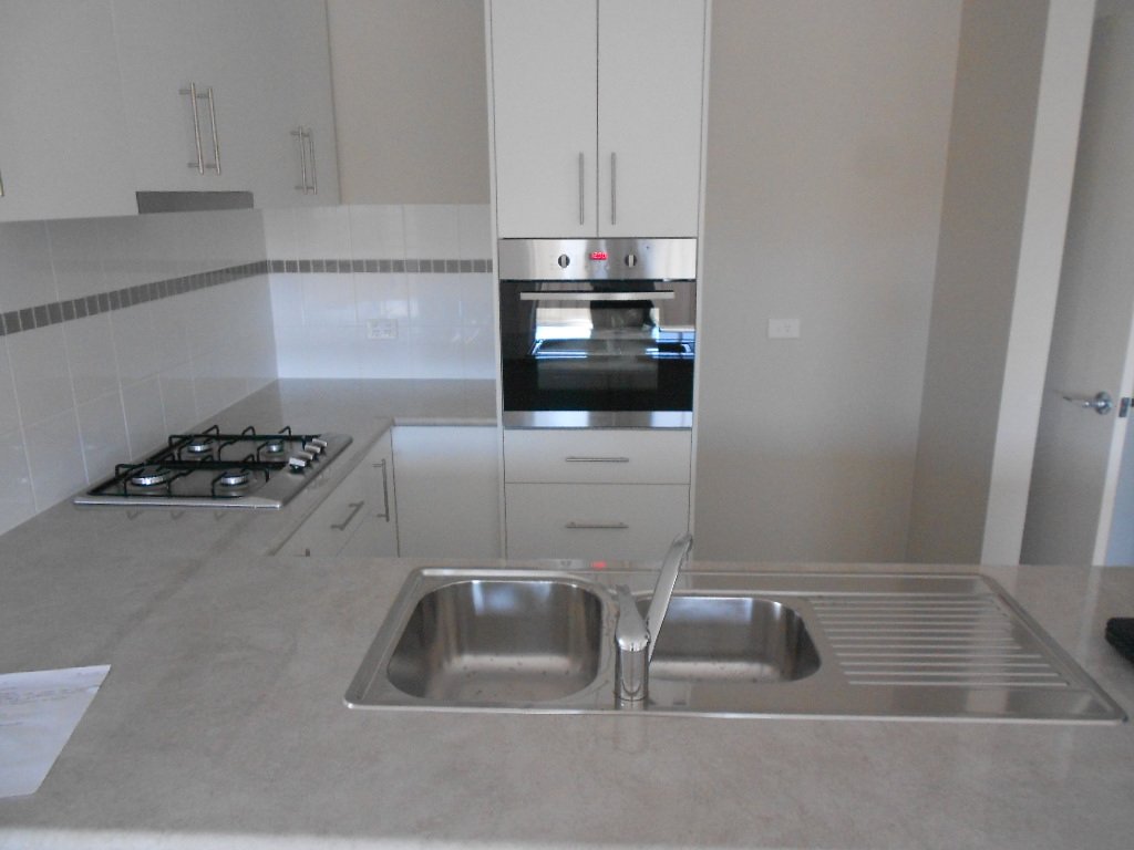 3/16 Whitehorse Road MOUNT CLEAR 2