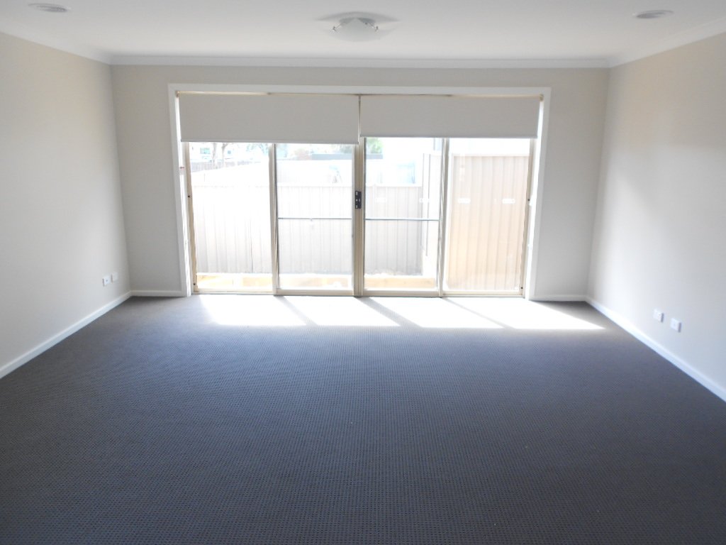 3/16 Whitehorse Road MOUNT CLEAR 4