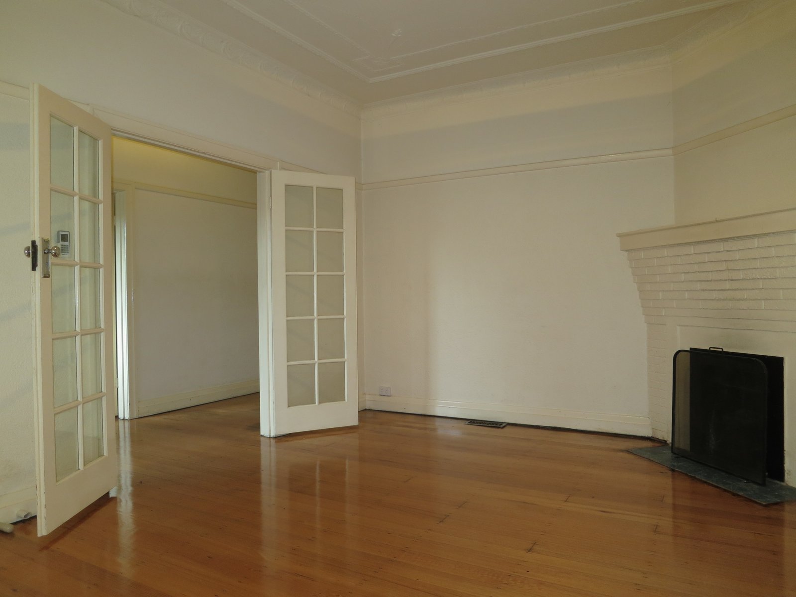 Gallery: 3/160 Chapel Street