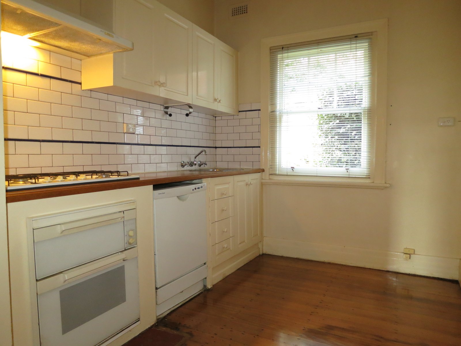 Gallery: 3/160 Chapel Street