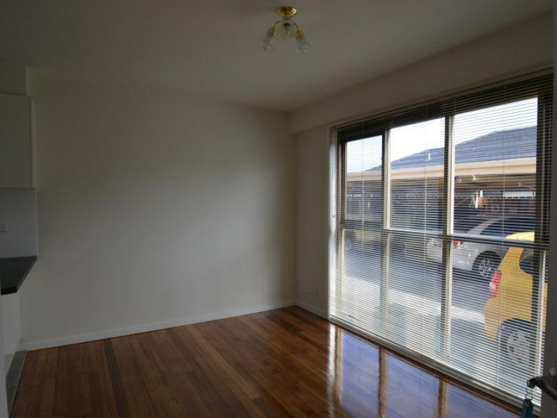 Gallery: 3/164 Warrigal Road