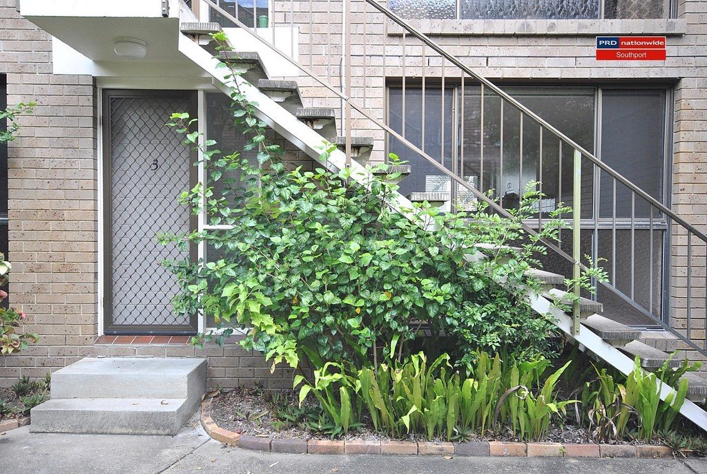 3/17 Huth Street LABRADOR 4