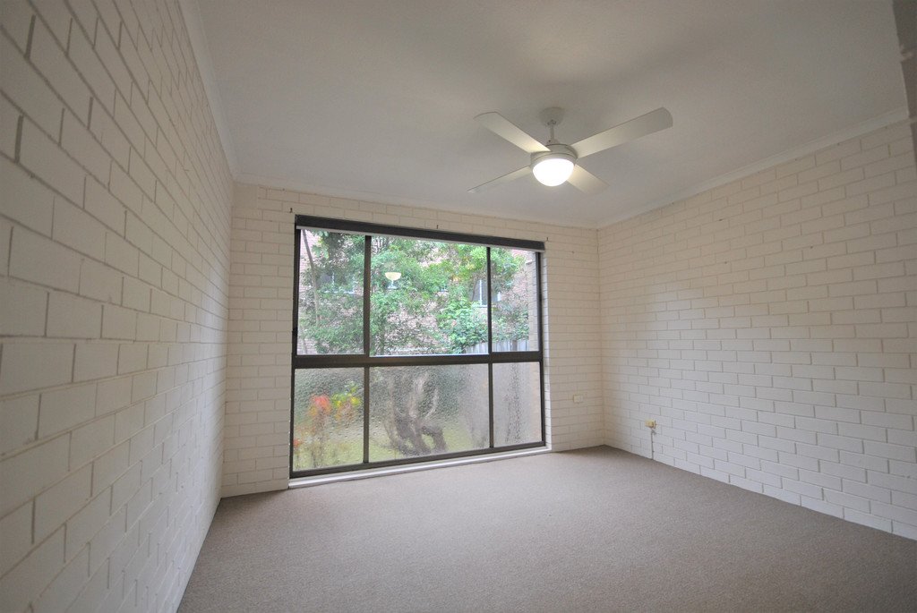 3/17 Huth Street LABRADOR 10