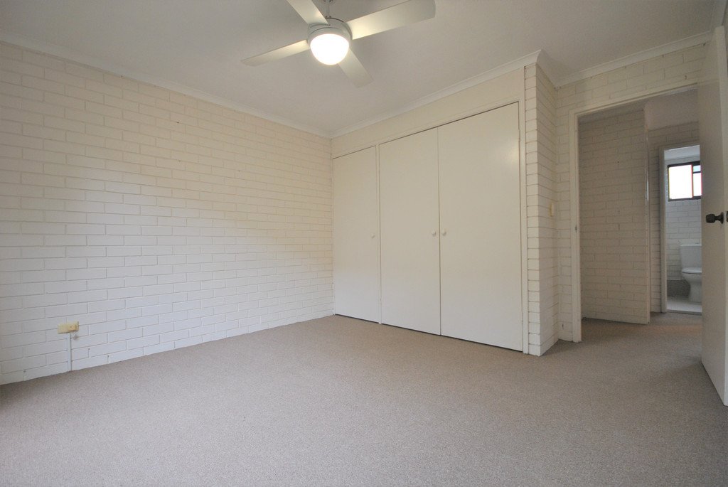 3/17 Huth Street LABRADOR 11