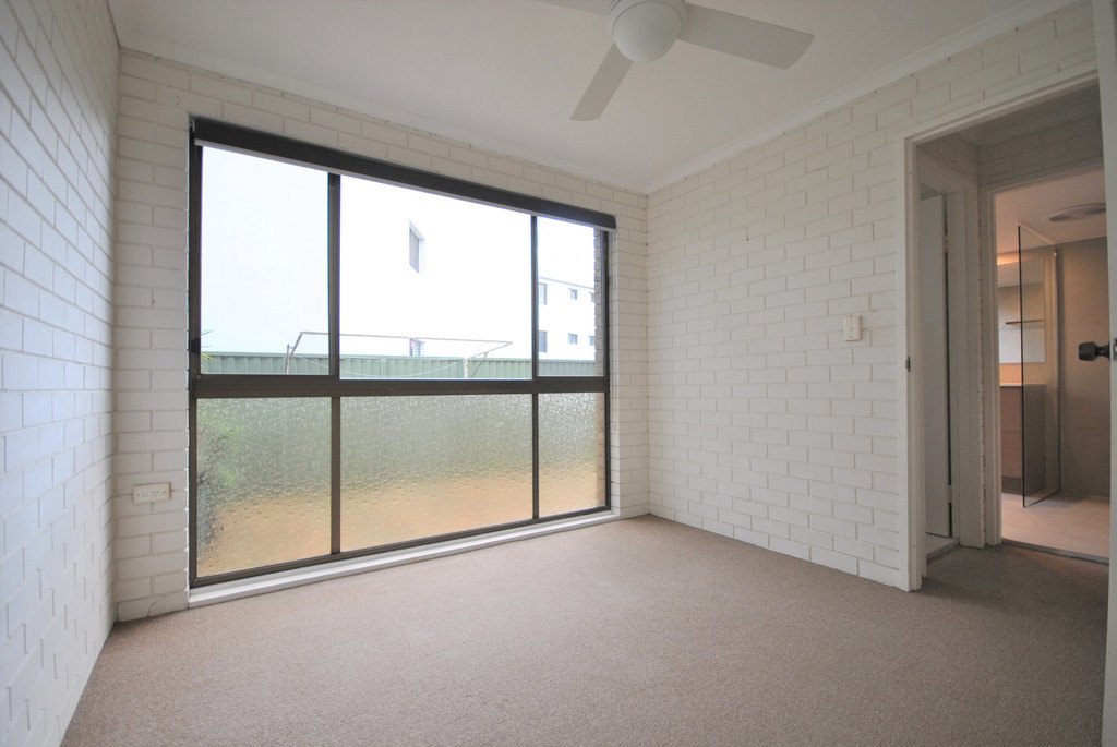 3/17 Huth Street LABRADOR 12