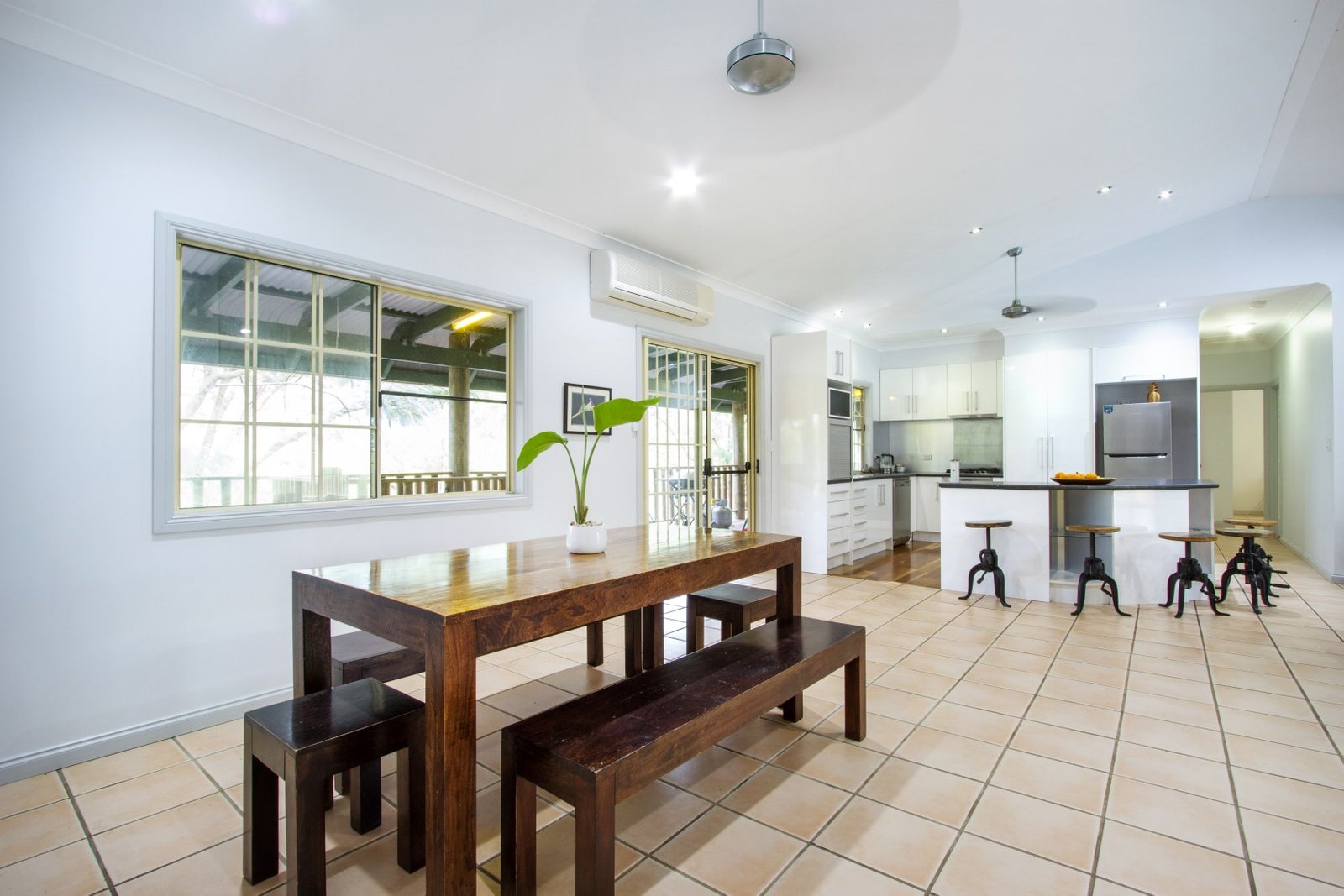 317 Sugarloaf Road SUGARLOAF 4