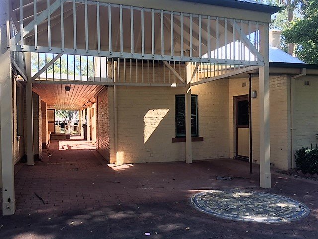 317 Wodonga Place SOUTH ALBURY 3