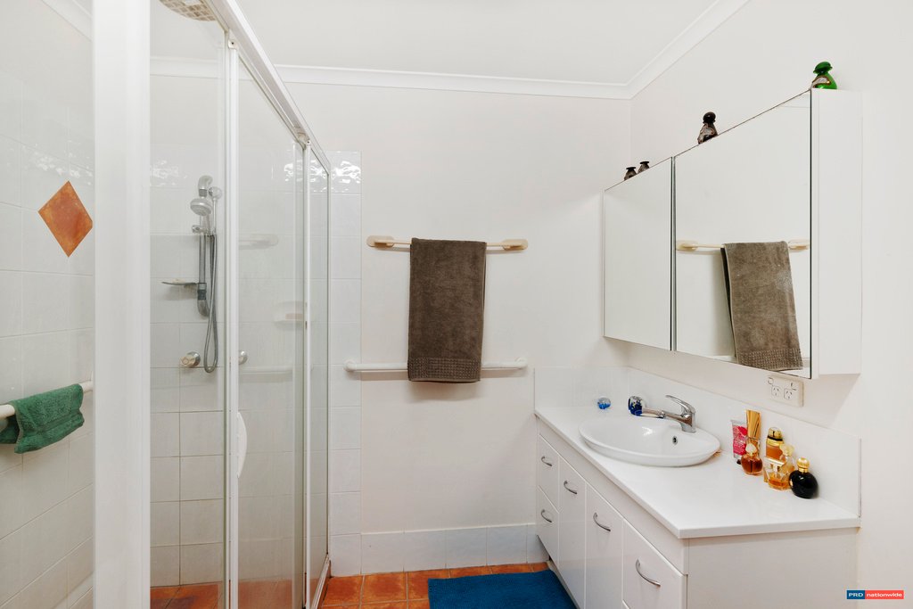 3/170 Bardon Avenue BURLEIGH WATERS 8