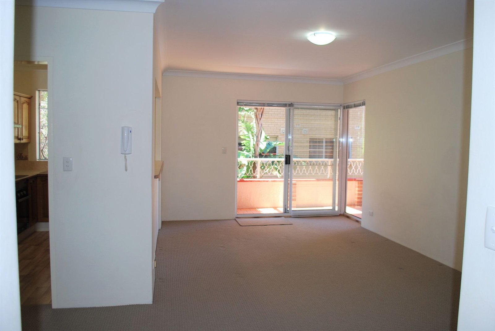 3/171 Russell Avenue DOLLS POINT 4