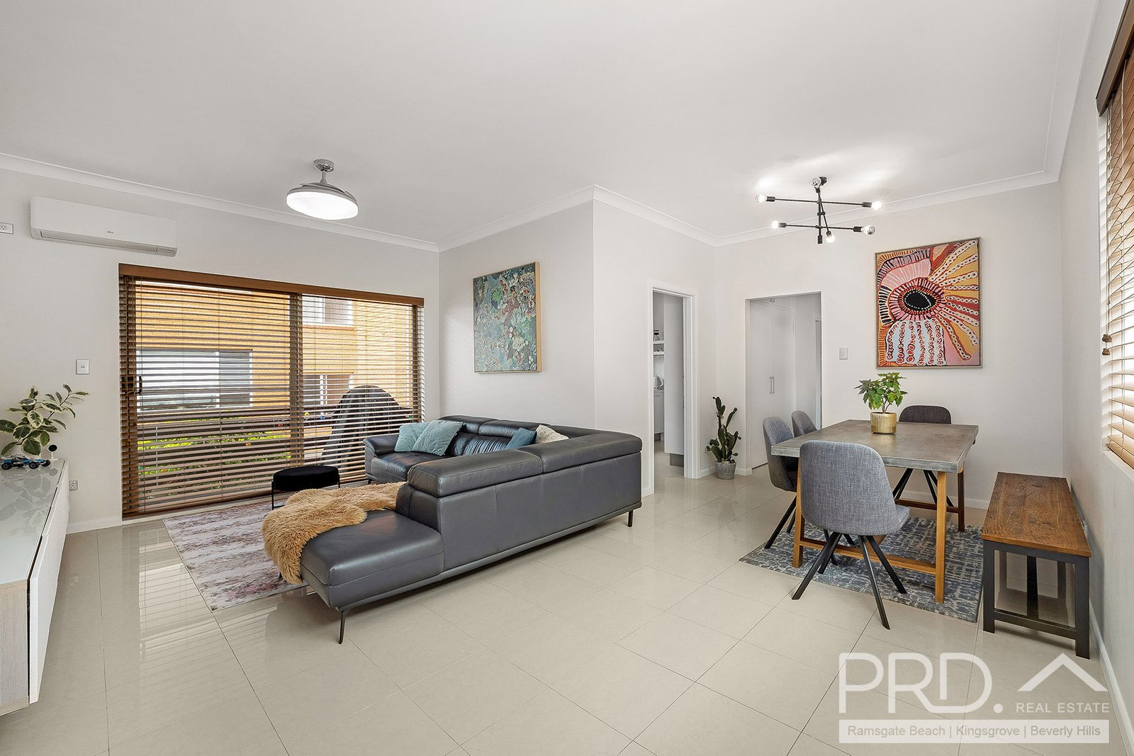 3/172 Chuter Avenue SANS SOUCI 2