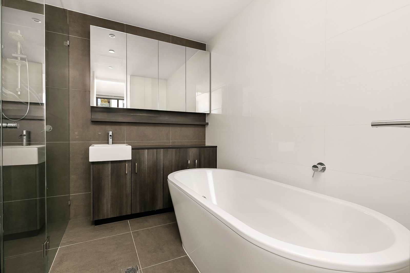 Gallery: 317/220 Bay Road