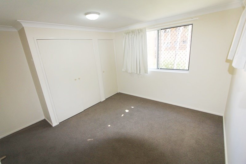 3/175 Muir Street LABRADOR 4
