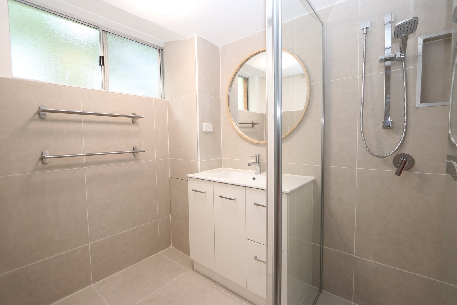 3/175 Muir Street LABRADOR 6