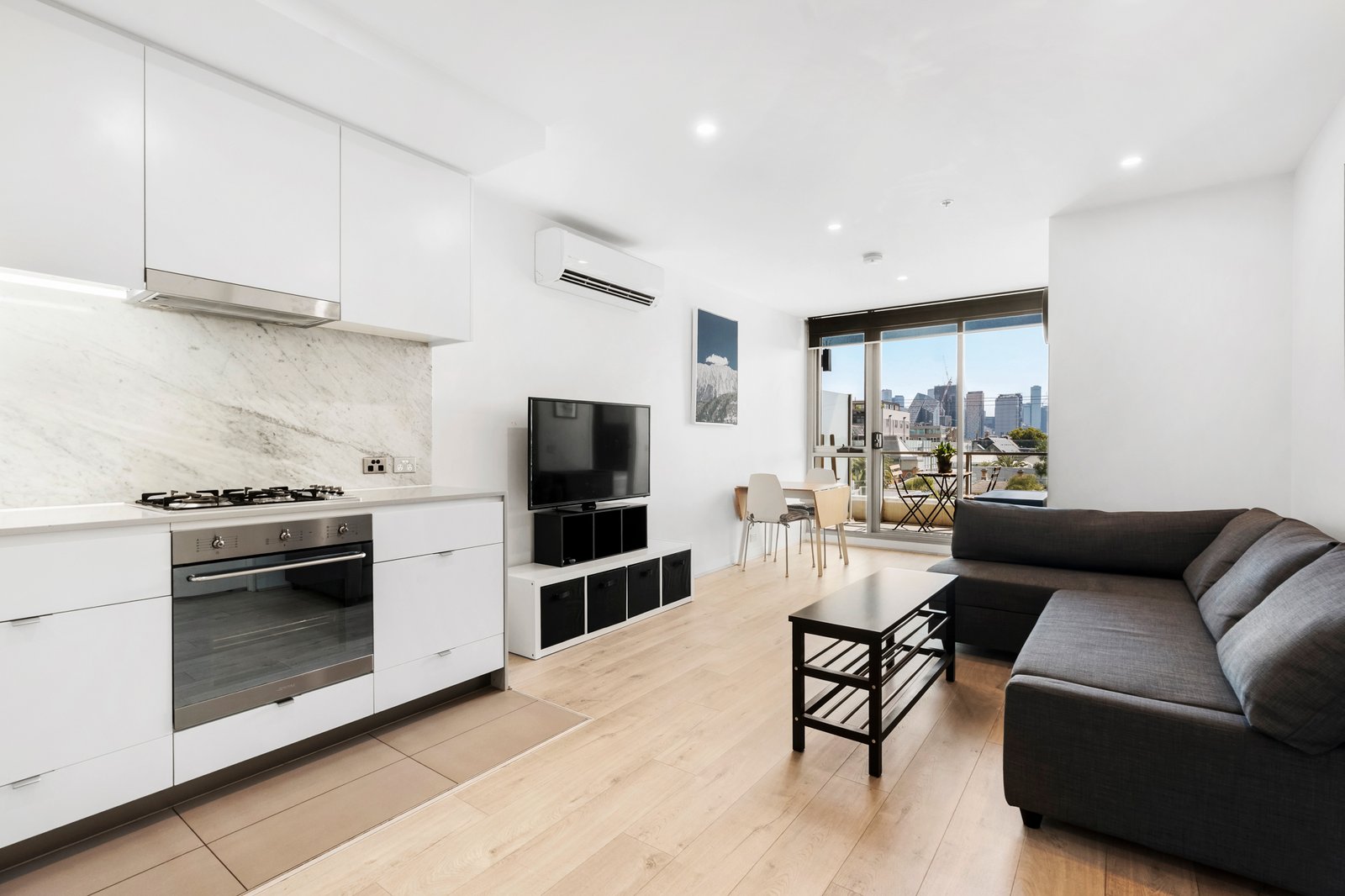 Gallery: 317/99 Dow Street