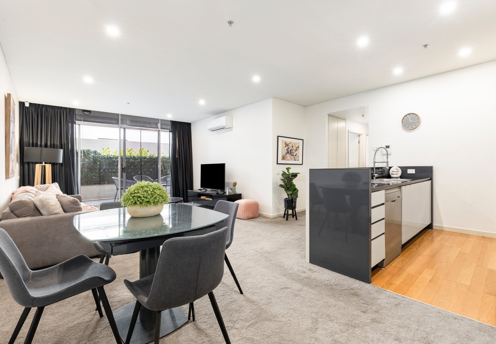 Gallery: 317G/93 Dow Street