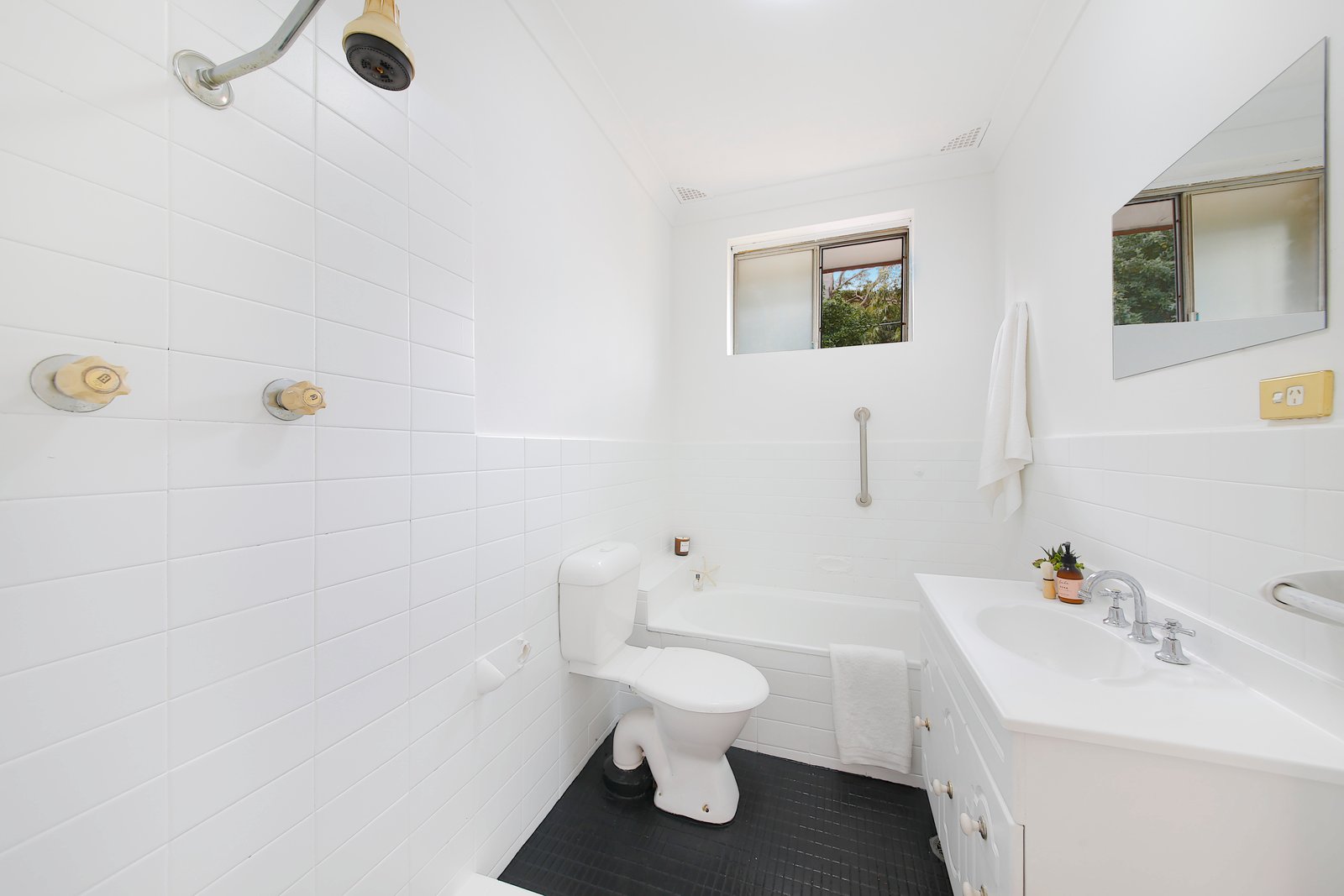 3/18 Grace Campbell Crescent HILLSDALE 10