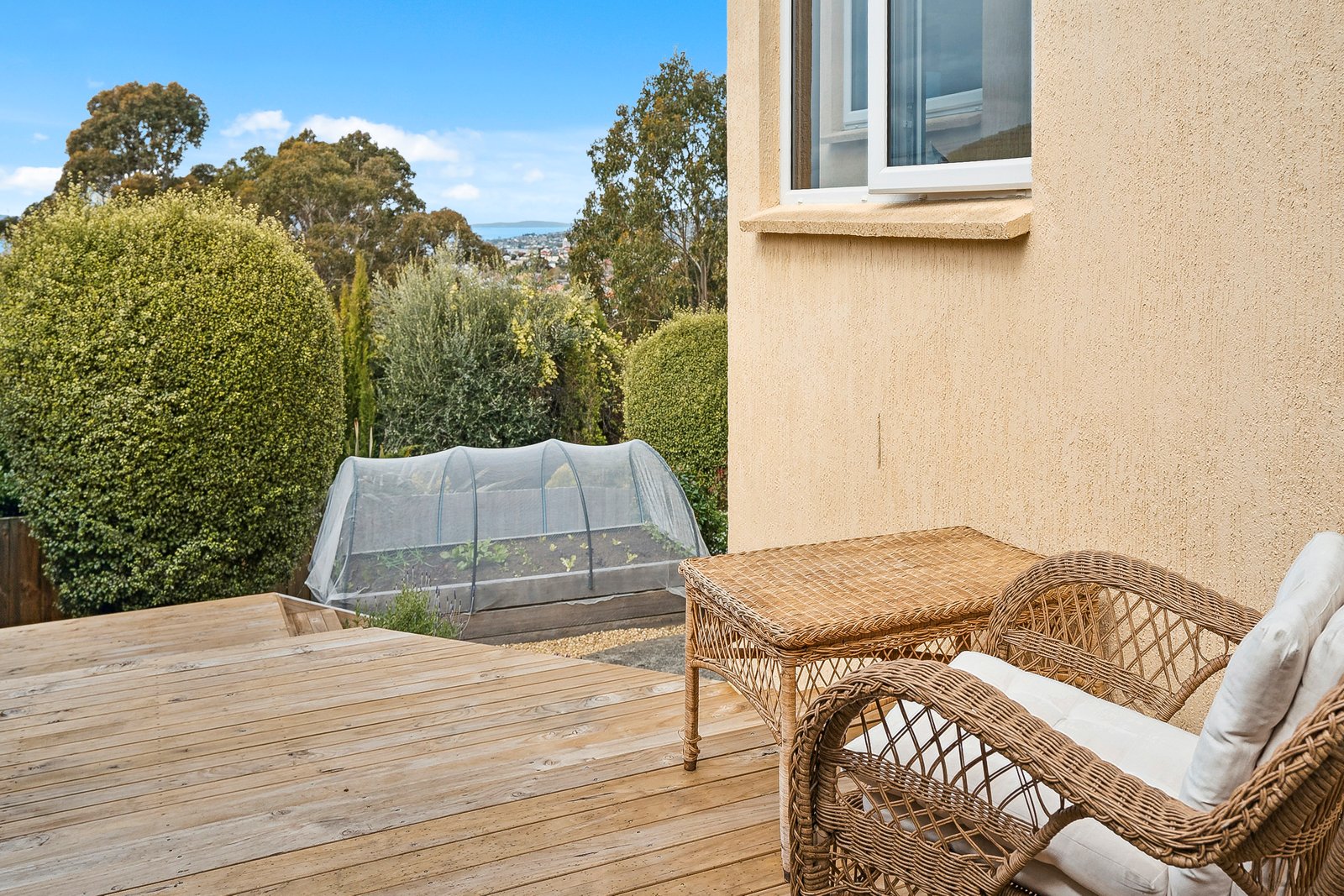 3/18 Hooper Crescent MOUNT STUART 11