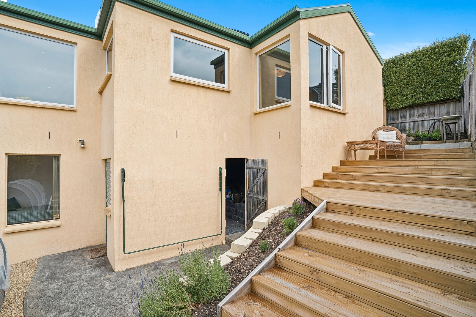 3/18 Hooper Crescent MOUNT STUART 13