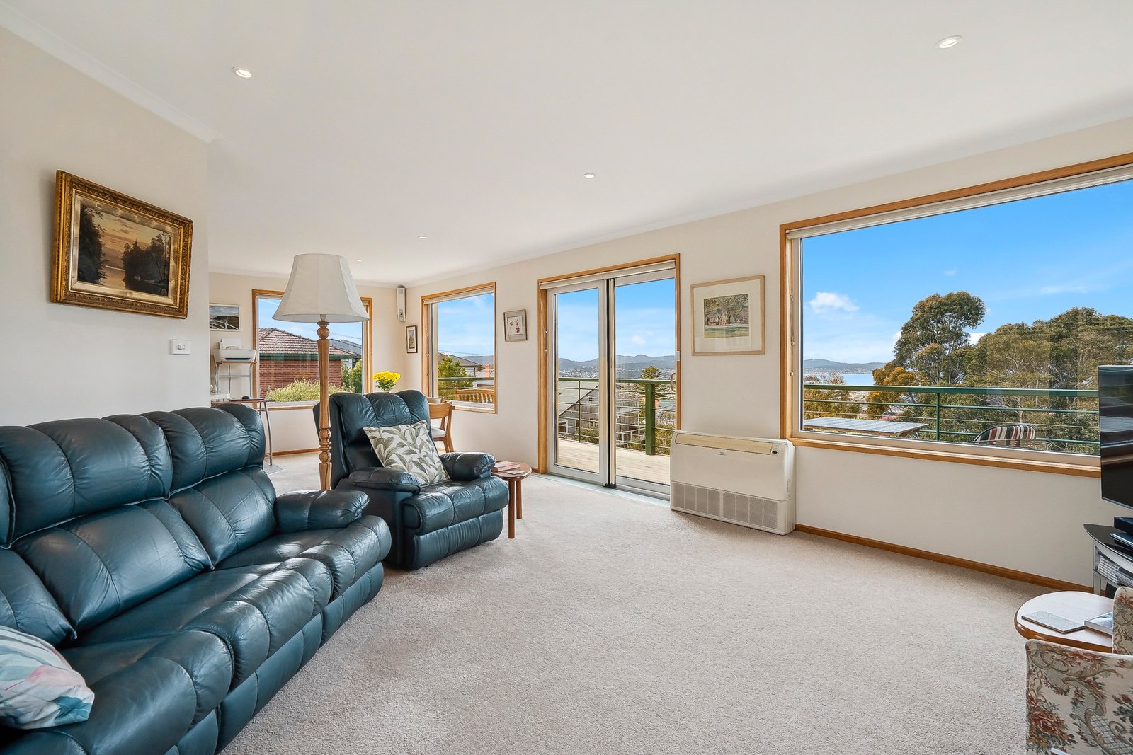 3/18 Hooper Crescent MOUNT STUART 2