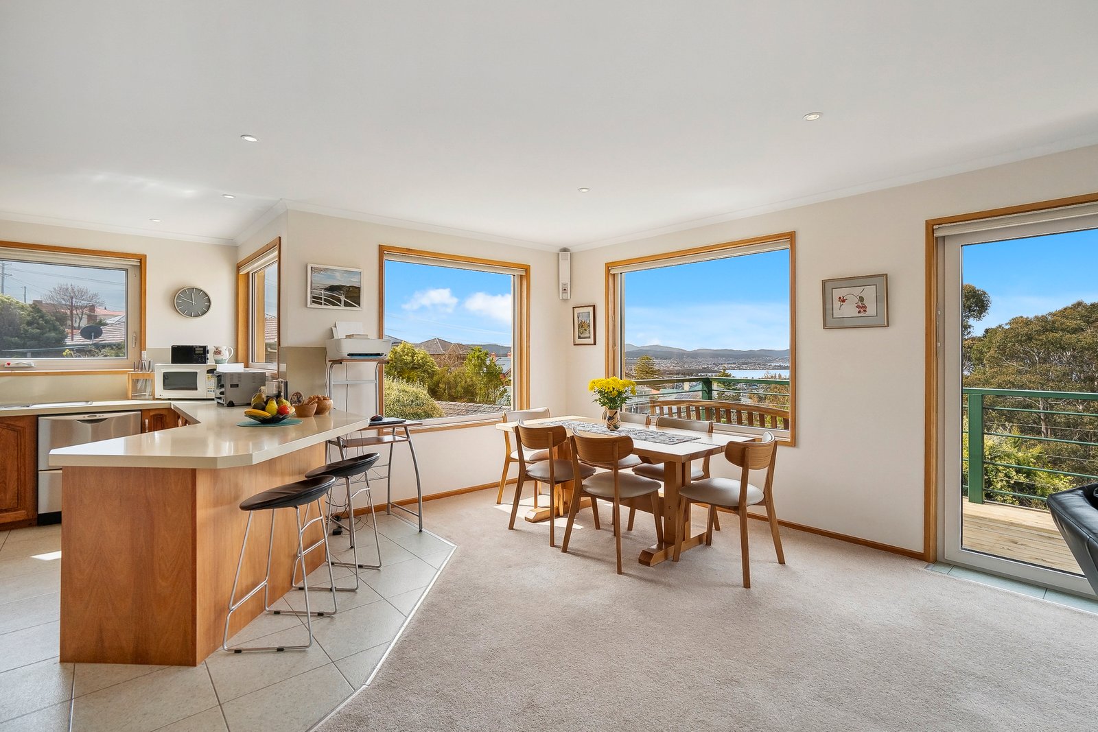 3/18 Hooper Crescent MOUNT STUART 4