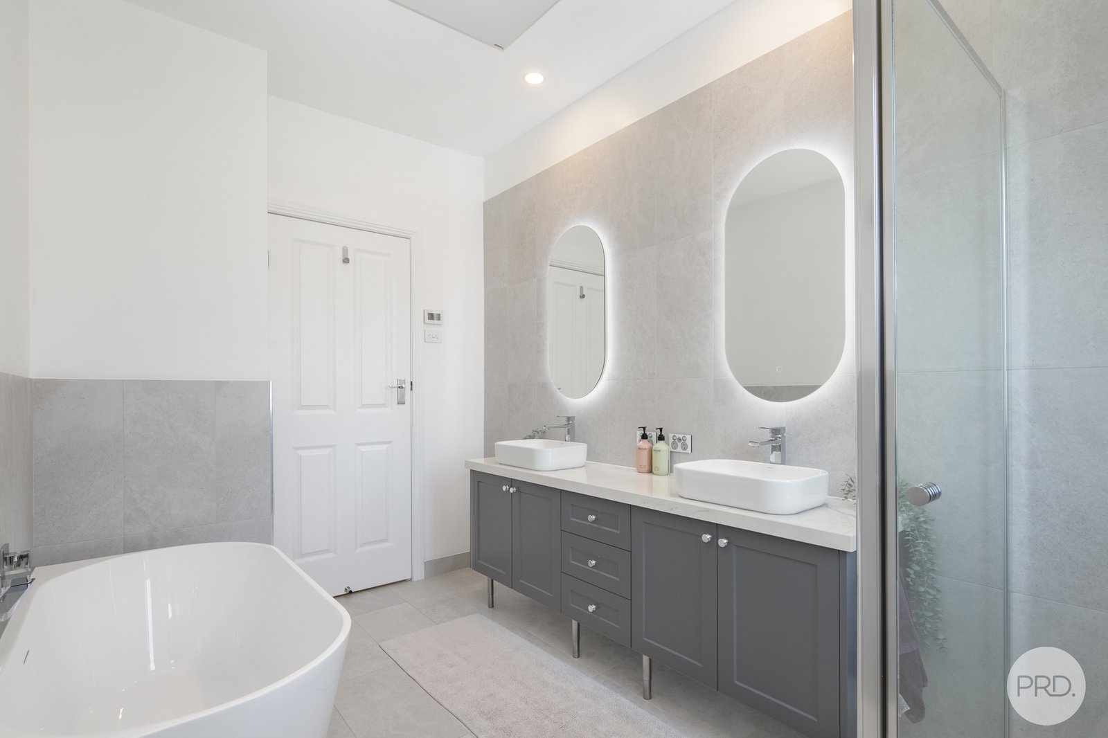 318 Joseph Street CANADIAN 7