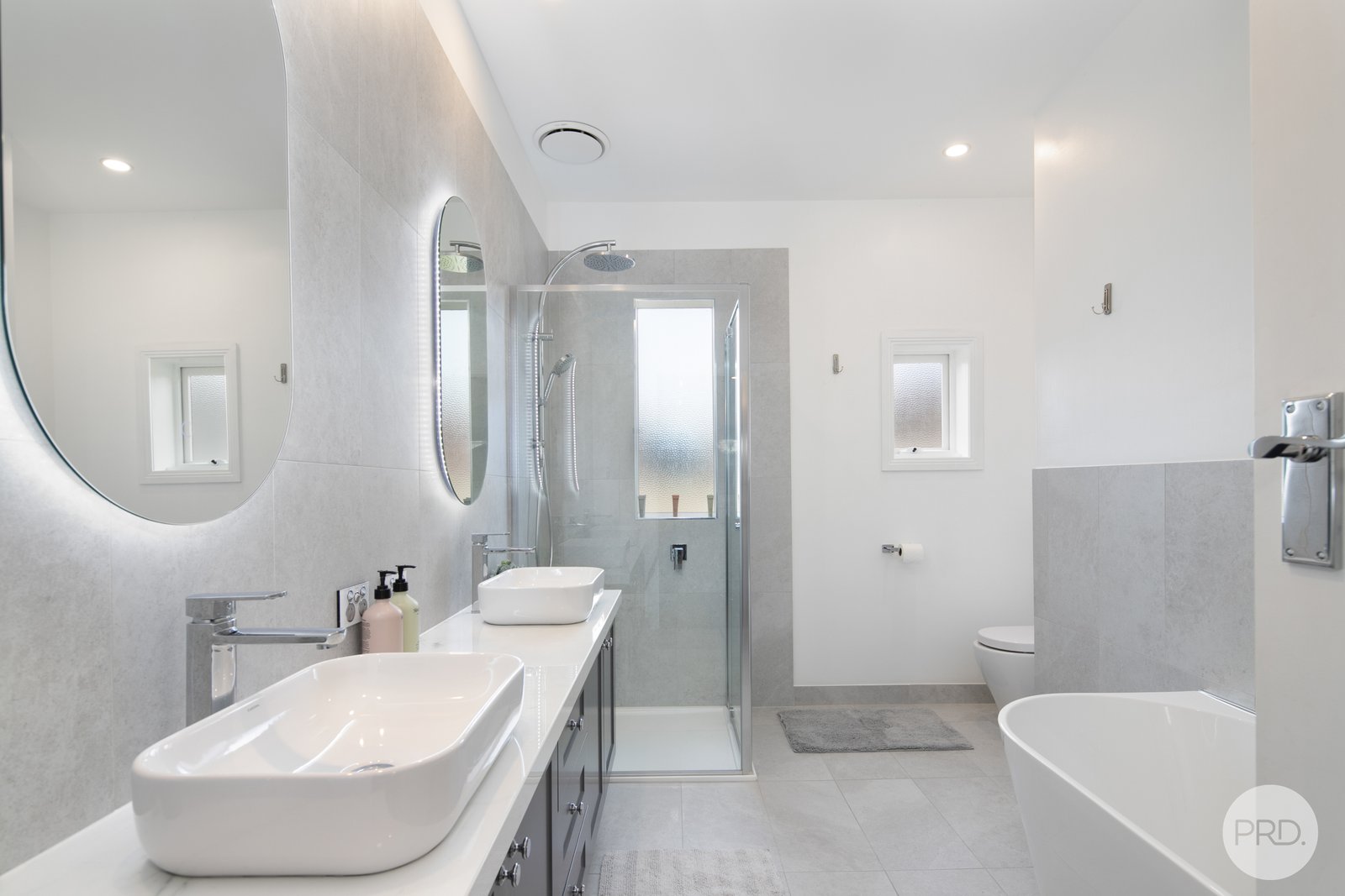 318 Joseph Street CANADIAN 11
