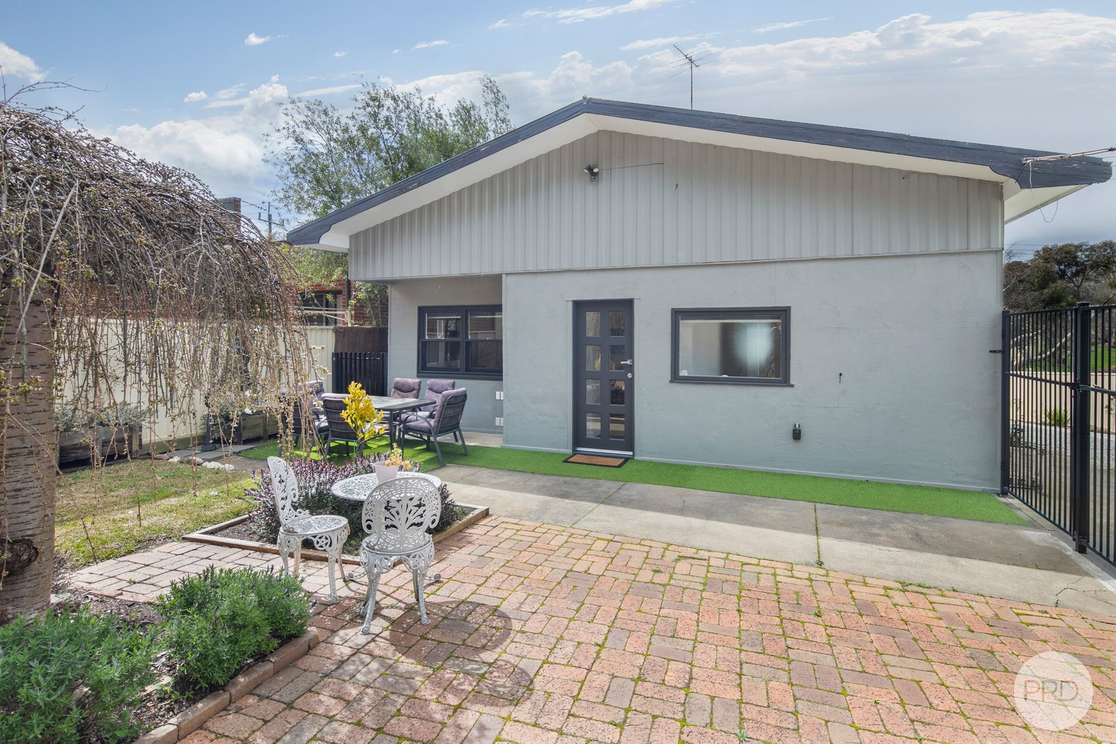 318 Joseph Street CANADIAN 14