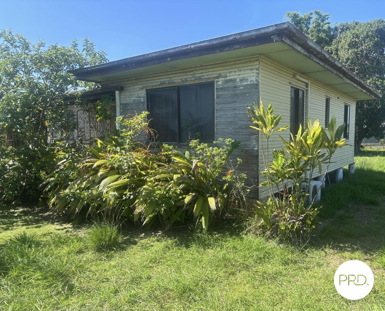 318 OAKENDEN SARINA Road OAKENDEN 9