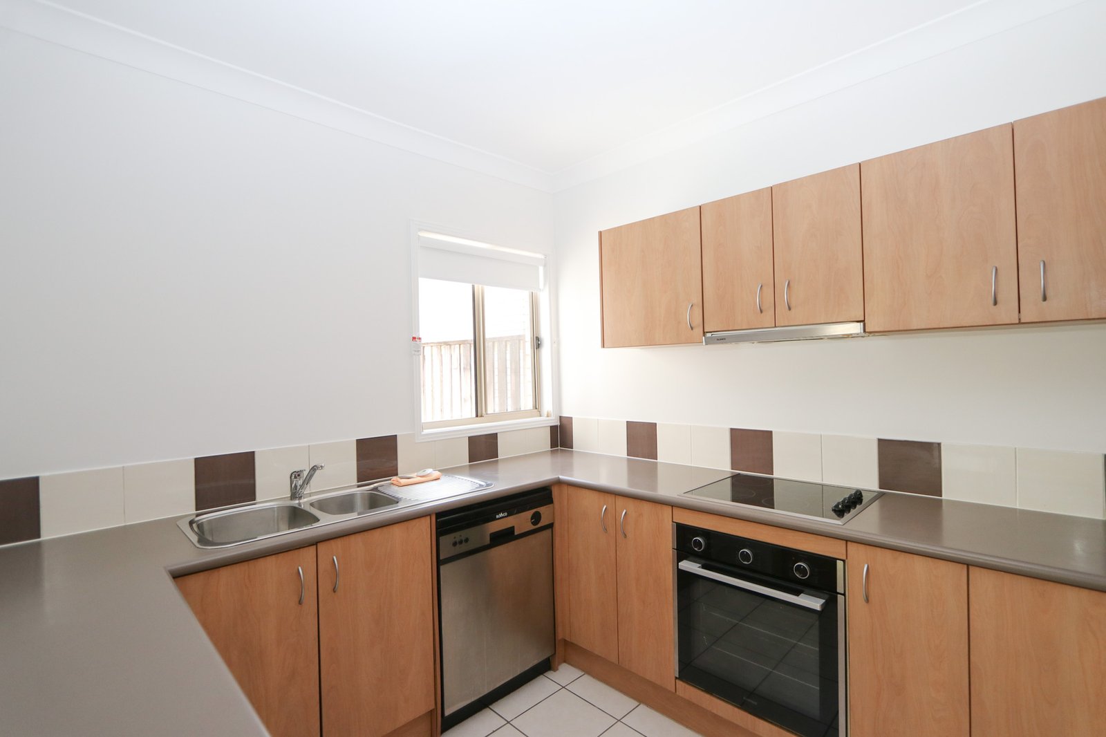 3/18 Pilar Court MOLENDINAR 7